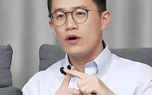 离开手机圈，王腾吐槽手机价格过万，功能升级却没有明显变化   