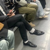 皮鞋配白袜,为什么那么怪?