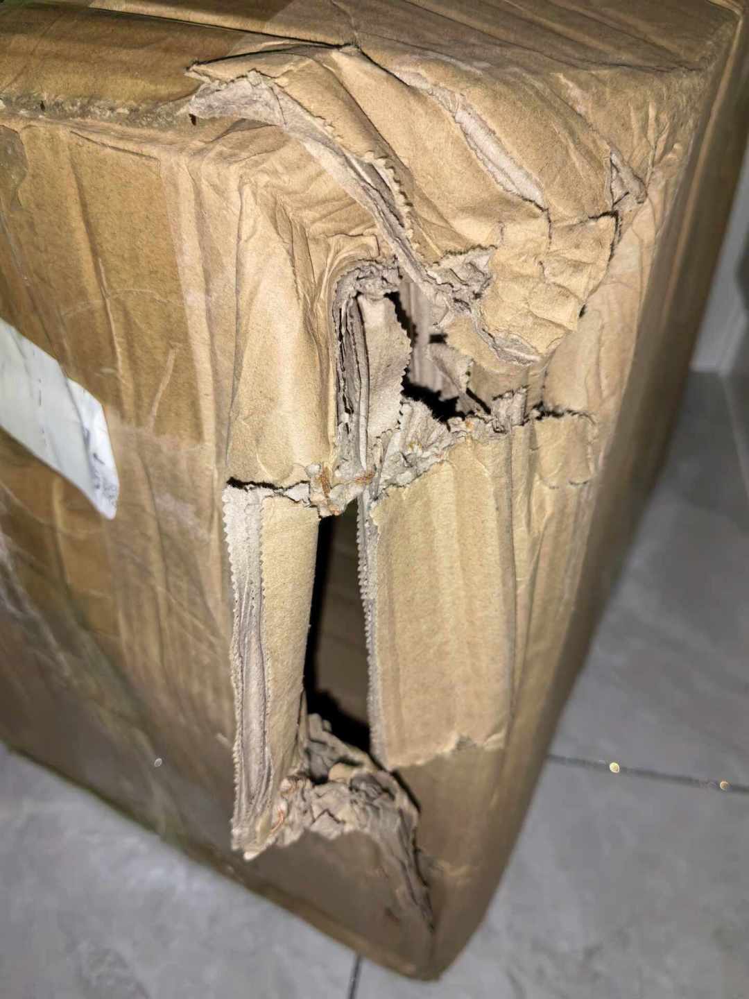 保价5000元的热水器到手破损，对方只肯赔1500：双11寄大件前，“足额保价”不等于“全额赔偿”
