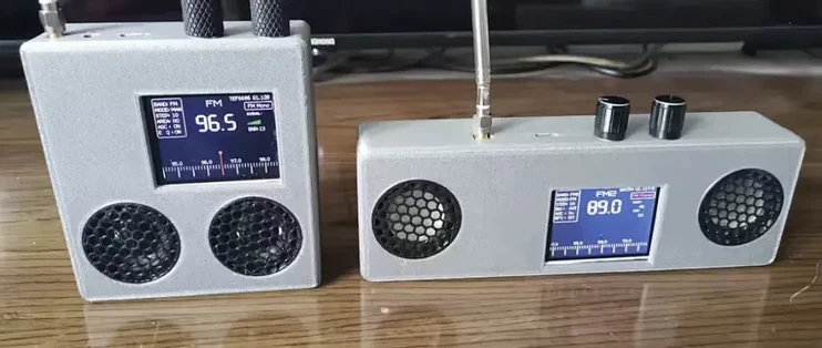 3D打印的mini收音机，内置大喇叭+18650电池，还带3寸大屏