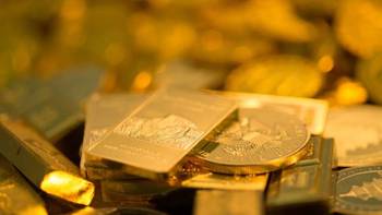 国内黄金克价跌破860元，现在买金饰还是金条最划算？