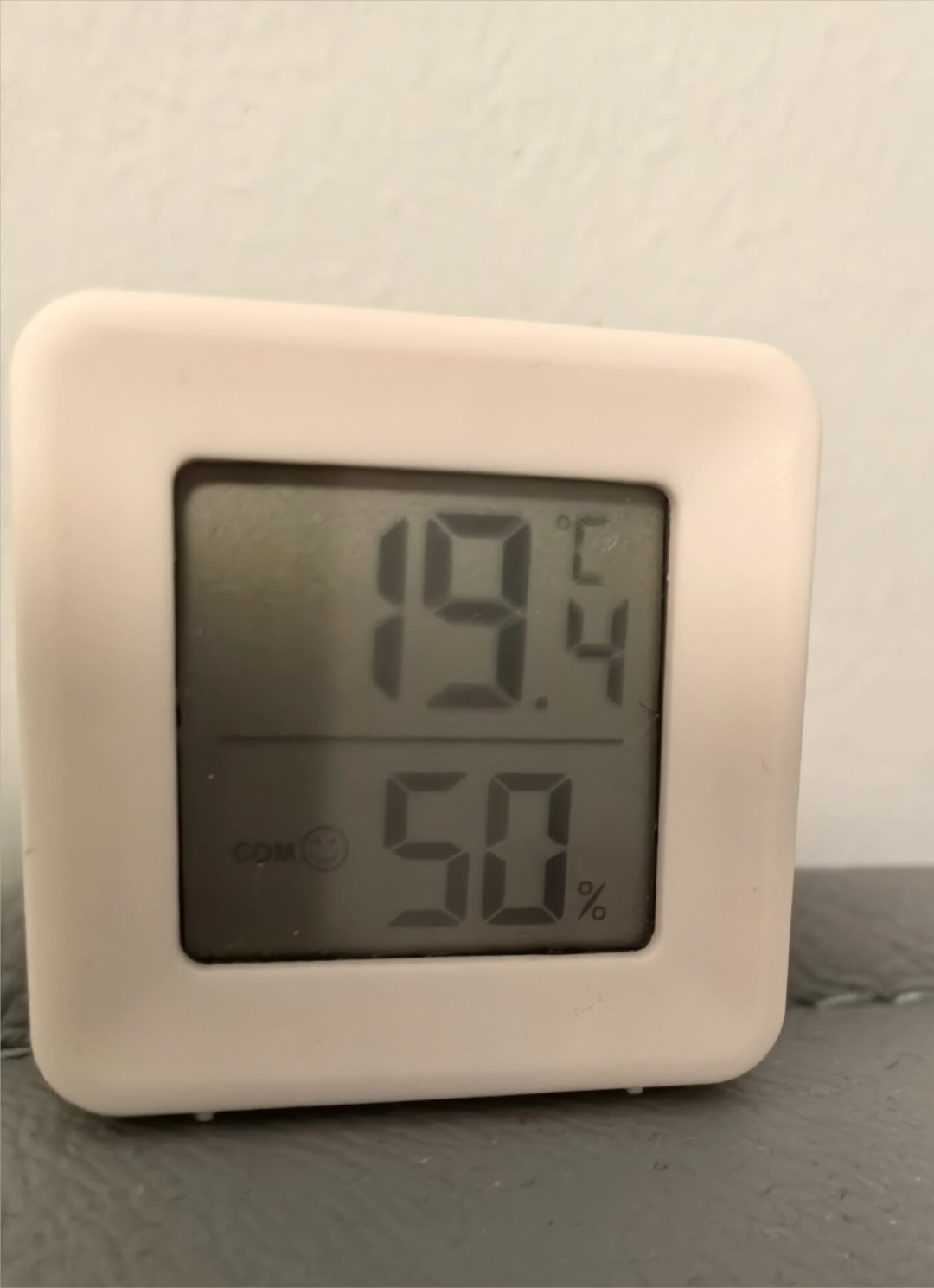 油汀开一晚几度电?有人一天烧50度,有人月均百元:差的全是用法