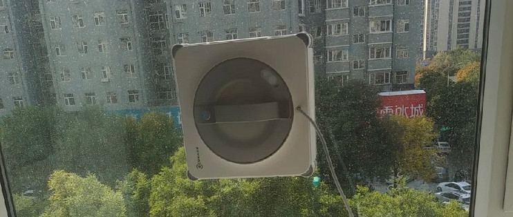 高层落地窗家庭亲测：这台擦窗机器人，真的治好了我的擦窗焦虑