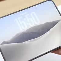 iPhone Duo内屏“磨砂膜”能徒手撕下：纳米纹理实为膜，苹果早已给它定价398元