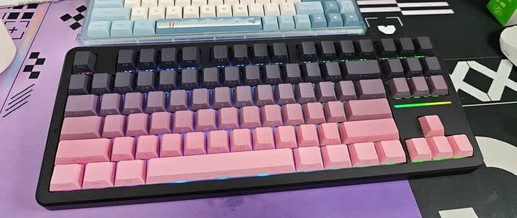 自带防尘罩？这把渐变键盘太懂懒人