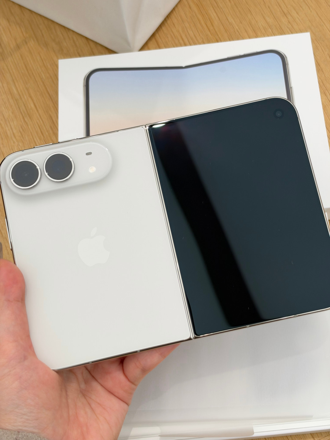 花 21499 买 iPhone Duo 的人，开始在群里「抽卡」了：1TB 是 QLC，越满越慢