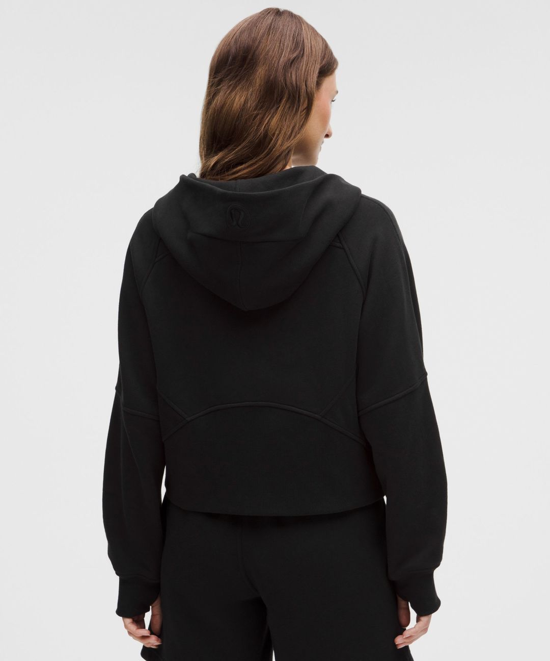 双11首日运动户外榜冲进前二,中国区却首次负增长:lululemon这轮折扣,清的是哪批货