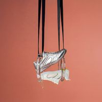 ECCO双11"断货王"女鞋：奥莱399、联名马丁靴587——先读完"鞋垫硬"的上脚帖，再决定捡不捡漏