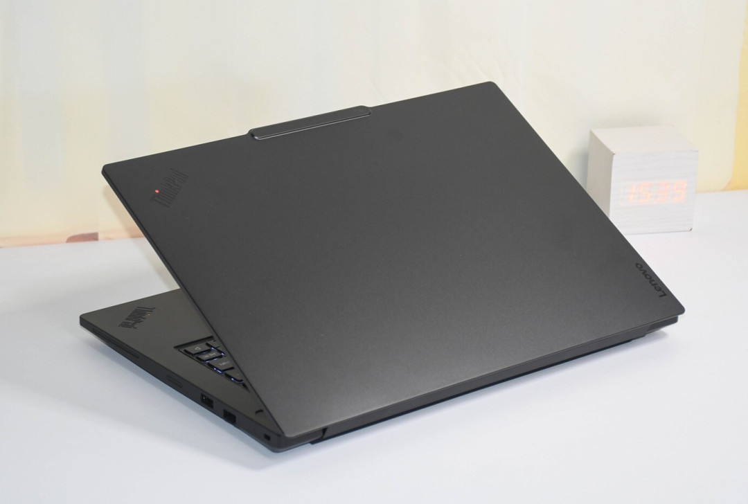 蓝回车能自己贴,内存不能自己焊:34岁的ThinkPad,2026年买前先看内存