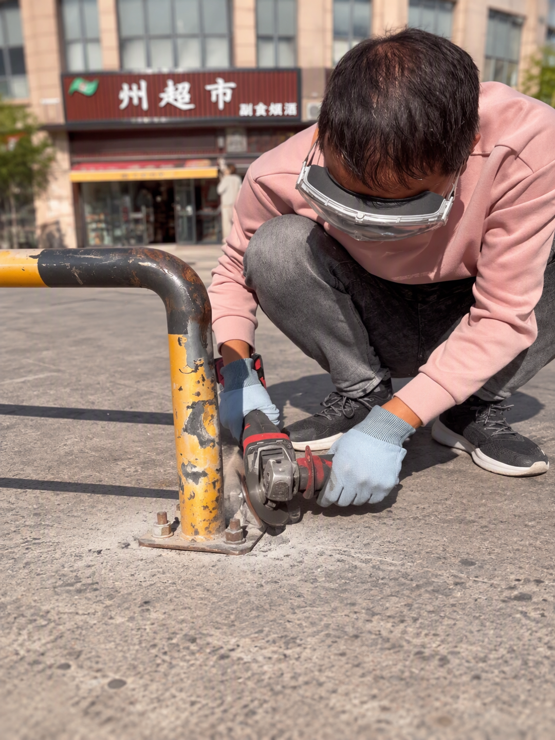 一根拔钉视频3.4万赞:拔钉侠热潮卷到工具党门口,抄起威克士帮忙前,先把法律、手艺、责任这三本账翻完