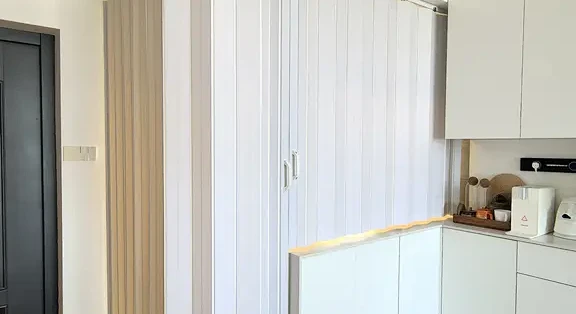 「假门」通过了验收，年检却开出了整改单：开放式厨房的这扇门，卡住了多少人