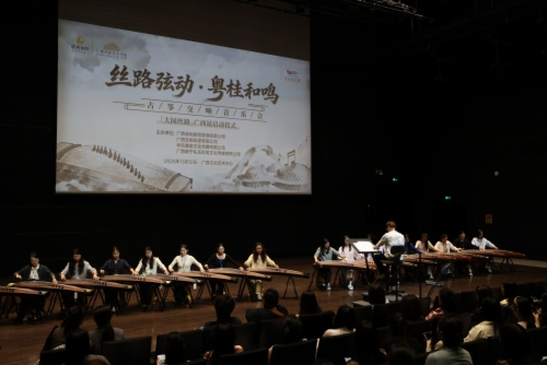 古筝班1分钟报满，B站视频播了6619万次：想学古筝，第一台琴别急着买贵