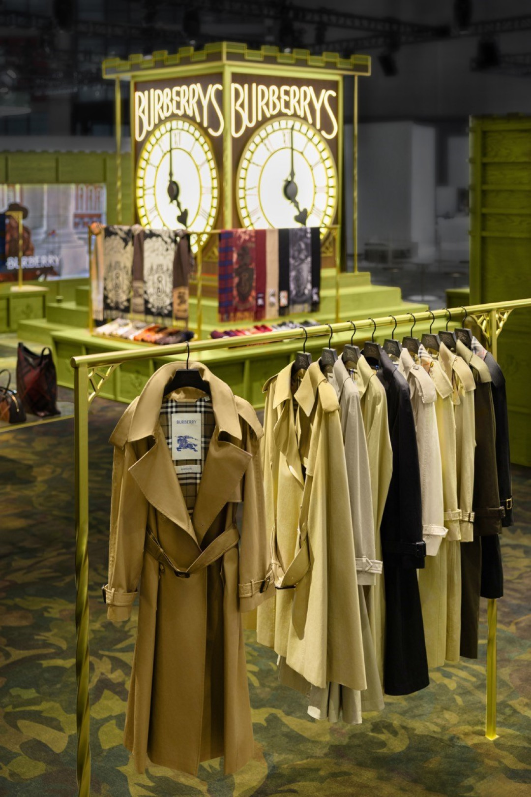 正价两万二，奥莱四千九：双11 买 Burberry，别把两件风衣当成一件