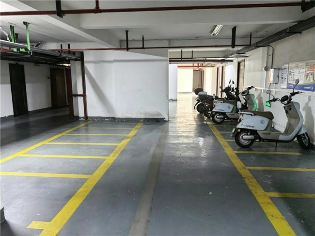 20元代充电瓶车，大学生月入2000：想跟风先算清三笔账