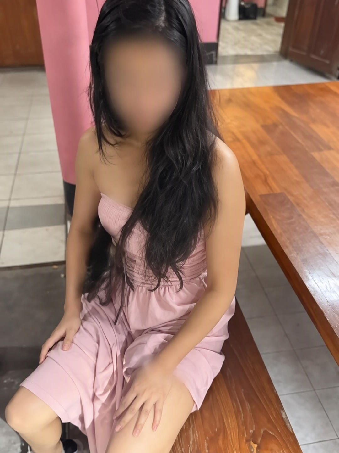 泰国部长说“普通游客不会被绑架”——我们把这句话和使馆预警、三年案底记录放在了一起