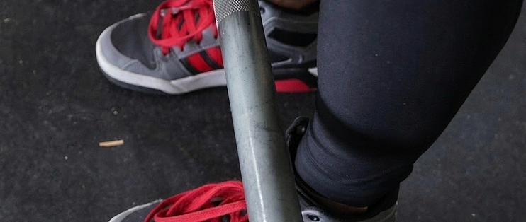 40岁撸铁重量卡住：问题不是不敢加重，是每组都磨到底