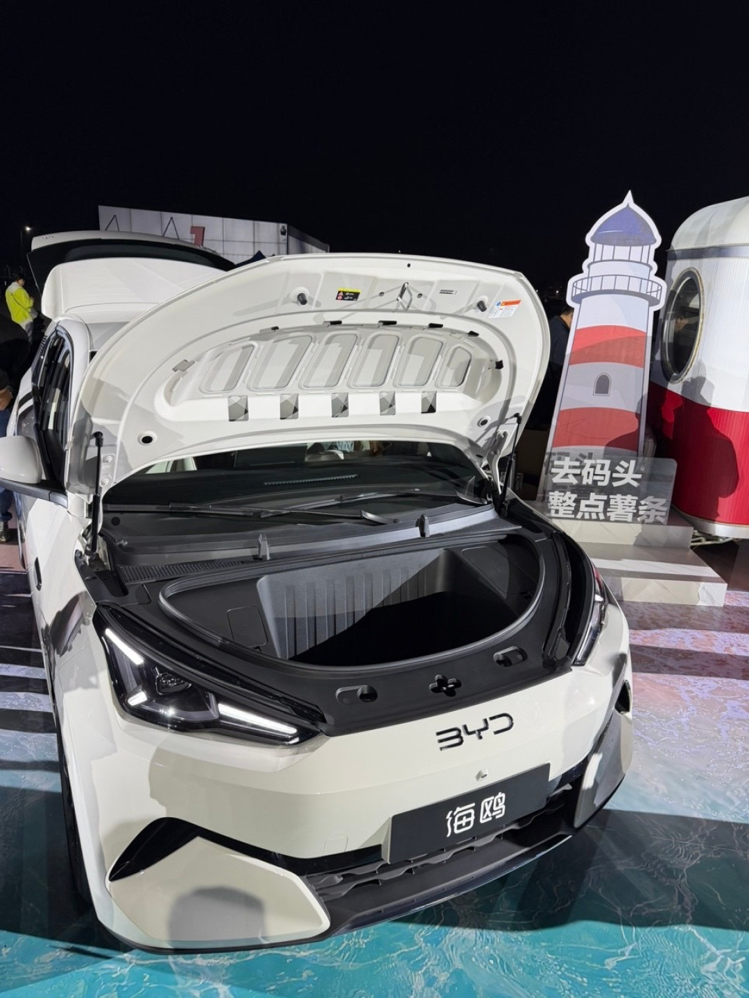 星愿百万台下线那天,第二代海鸥上市:7万级代步车买家,先把续航、置换、顶配三本账对完