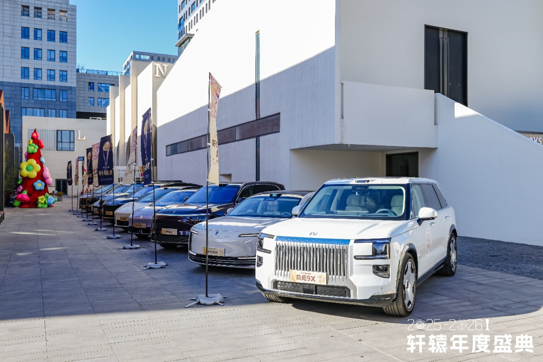 53万的旗舰SUV空调喷粉，修要拆仪表台：极氪9X的爆款投诉帖，离行业通病还有多远