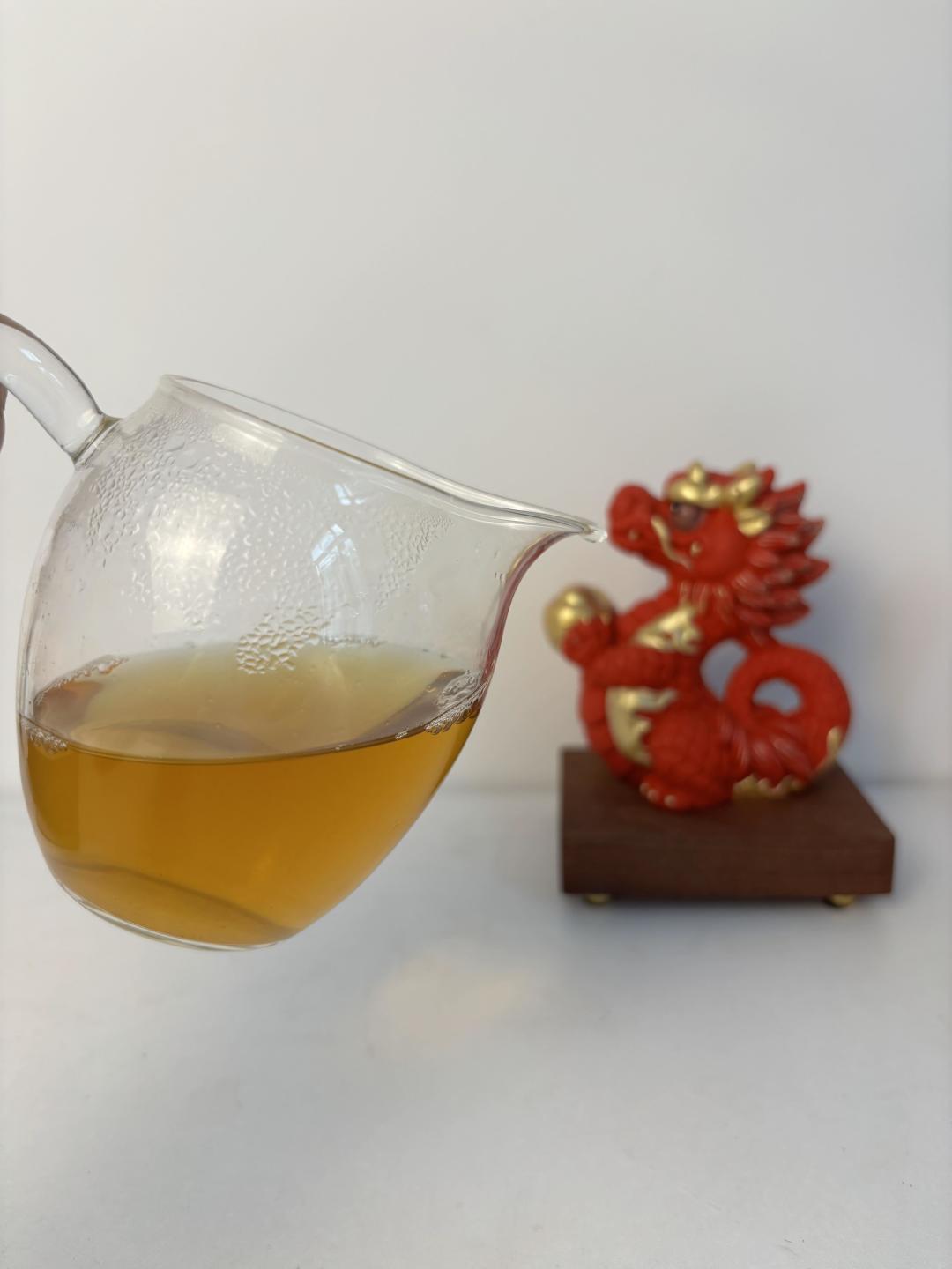 凤牌最划算的用法,可能是拿来当茶底:翻了一圈秋冬热饮帖,配方表几乎都写着经典58