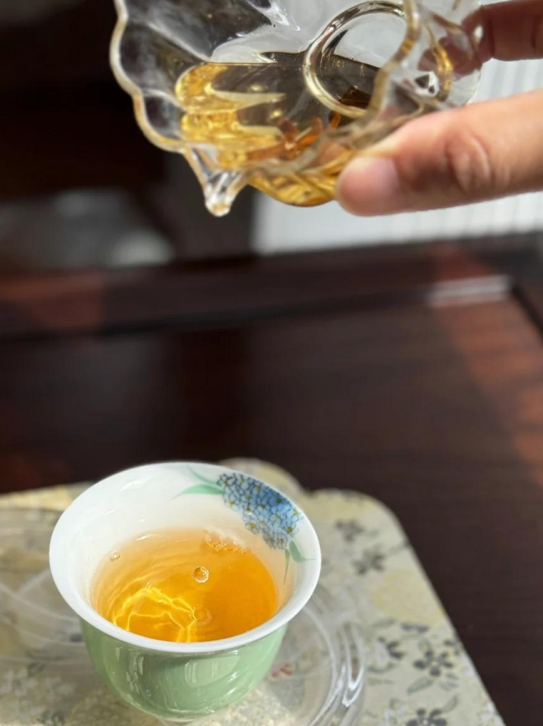 凤牌最划算的用法,可能是拿来当茶底:翻了一圈秋冬热饮帖,配方表几乎都写着经典58