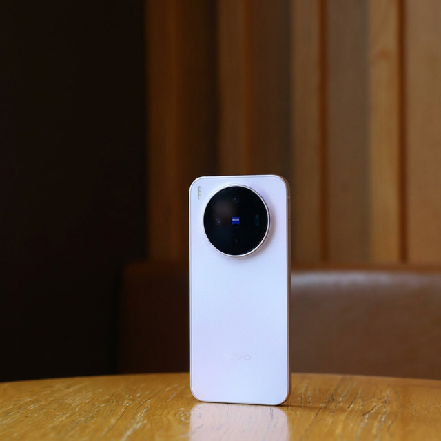 X100s虚焊224条骂声、X300s两次换新机：同一周的vivo售后有两副面孔，双11新机激活前，先把三个入口和那张纸装进口袋
