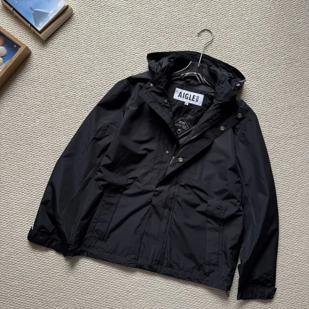 GORE-TEX:意外拉出的世纪之布,透气靠的却是没孔那层
