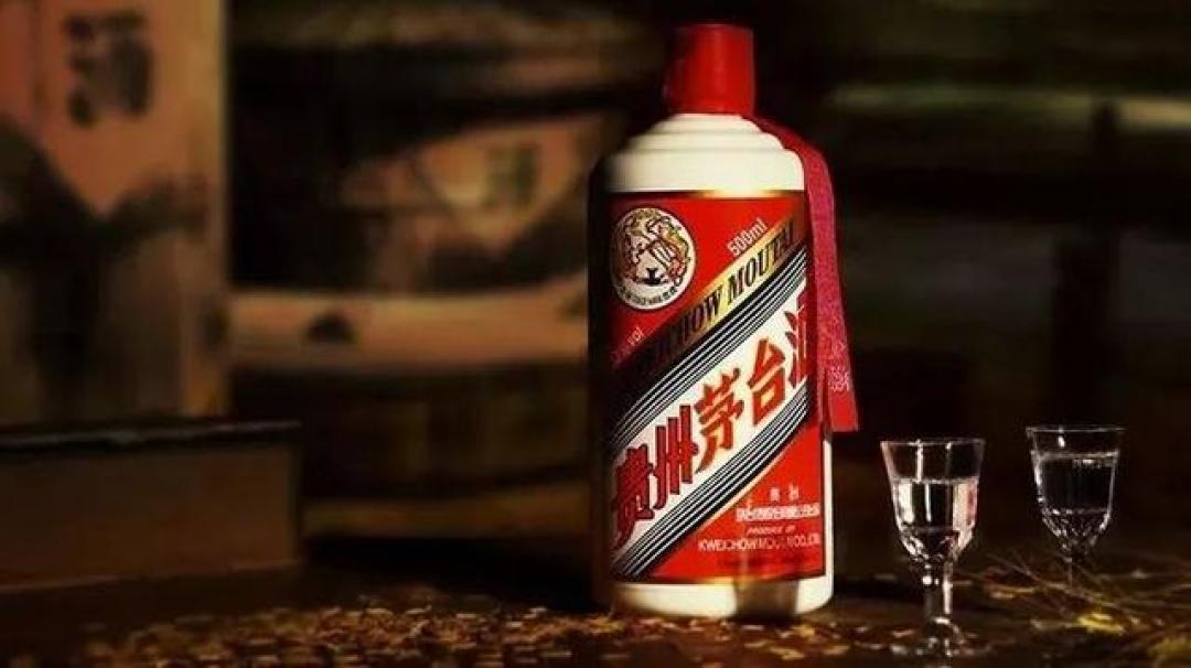 茅台与酒杯