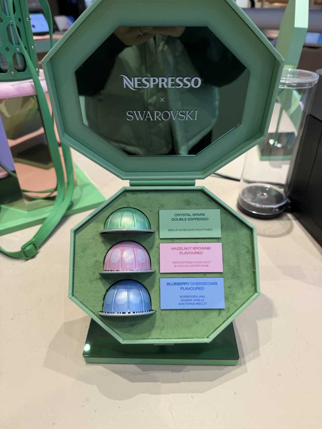 把全网Nespresso×施华洛世奇联名礼盒的实拿账一次摊开:谁该为“包装溢价”掏钱,谁买了个“发旧款+好看壳”