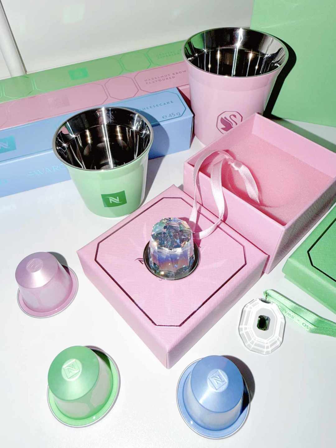 把全网Nespresso×施华洛世奇联名礼盒的实拿账一次摊开:谁该为“包装溢价”掏钱,谁买了个“发旧款+好看壳”