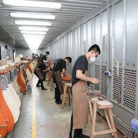 「杀气太重被劝退」撞上「这才是古筝该有的感觉」：古筝的“气质清单”，到底是谁定的