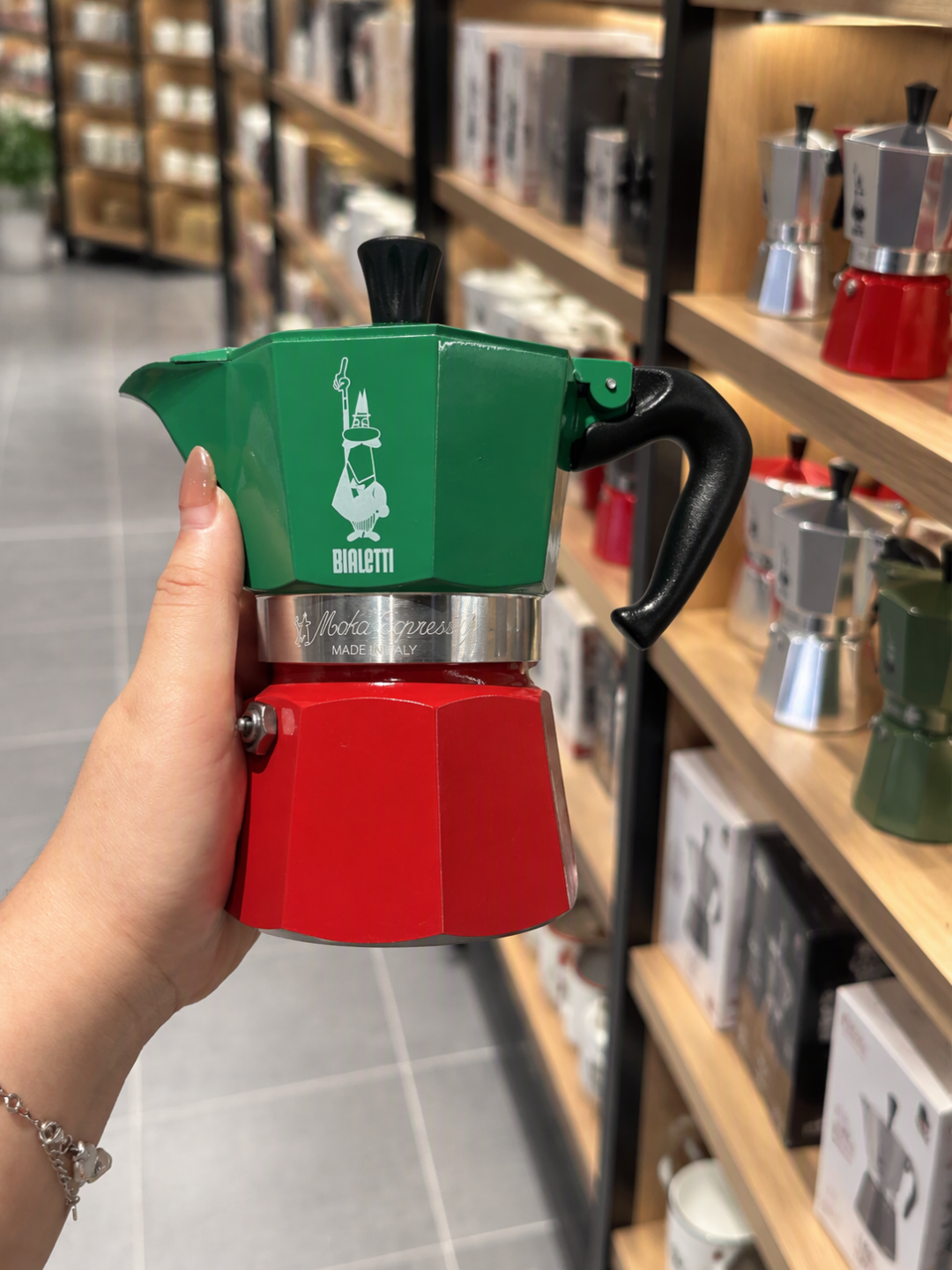 比乐蒂到手划痕凹凸是假货？对完全网验假翻车帖：糙算正常，壶底那道纹要查