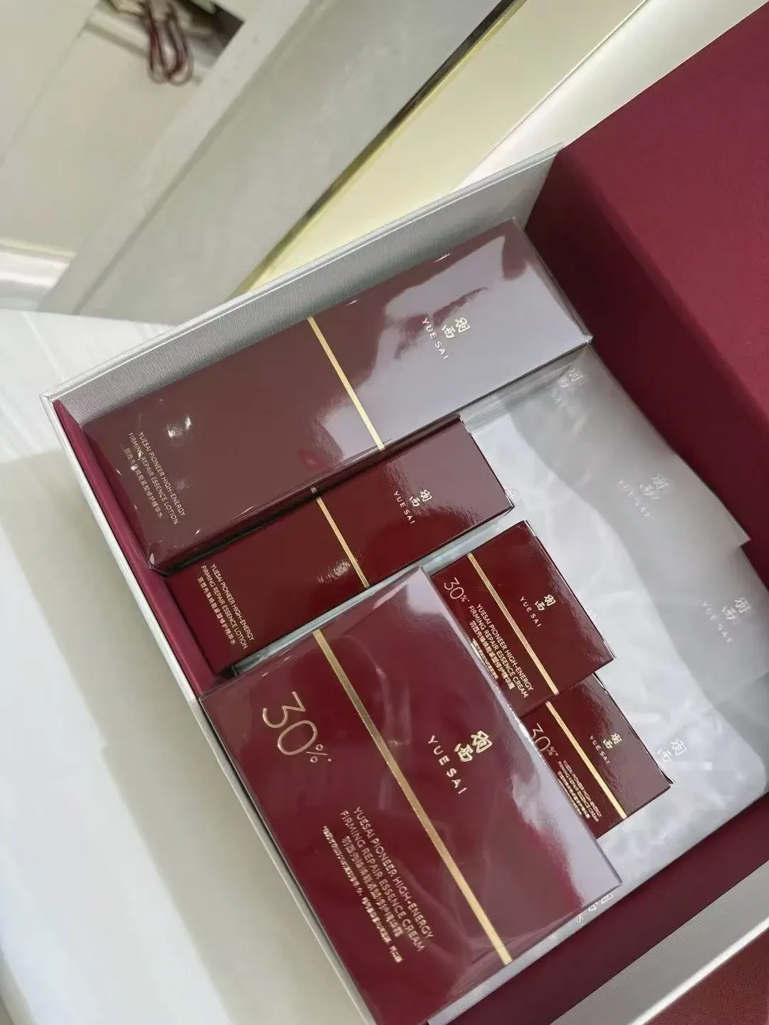欧莱雅把未来十年的底牌,压在了这支刚被财报点名的国货上