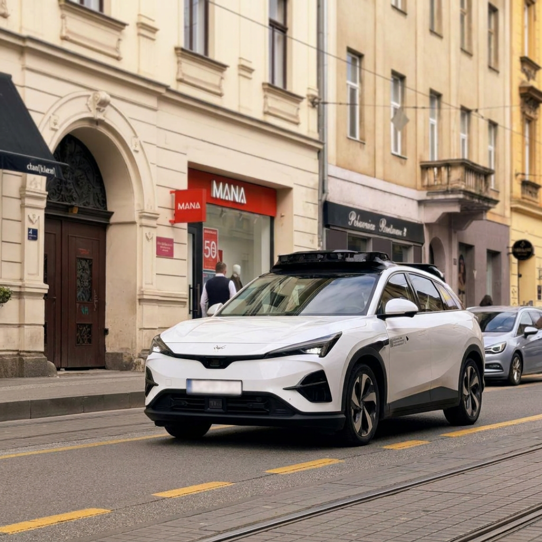 外国人Uber打到的无人驾驶出租车,竟然就是国产极狐