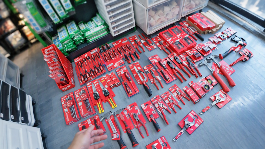 亦庄GT的P房停满美沃奇工具：把“男人的减速带”开进赛道前，这三笔账先算清再上头
