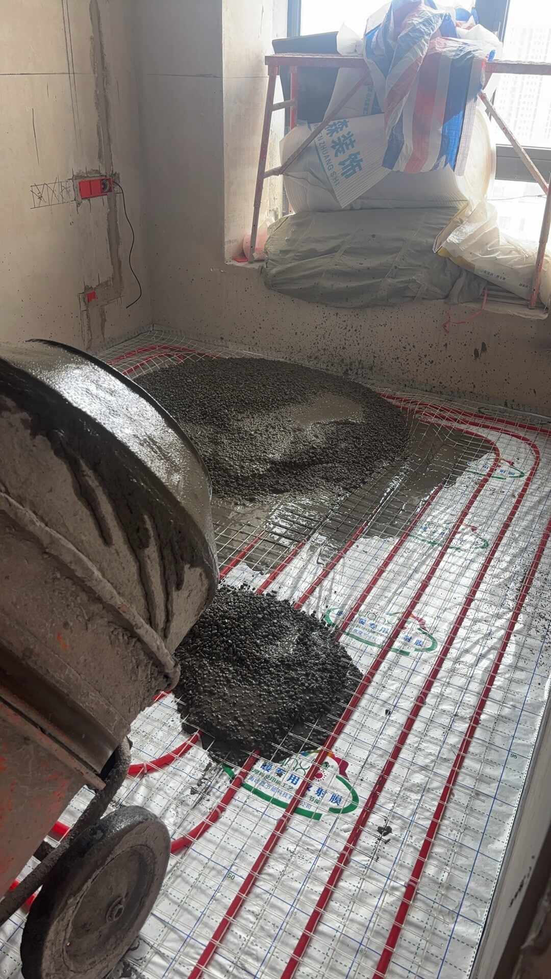 老房想装电地暖？电费、层高、电表这三笔账，算不清就别急着砸地面