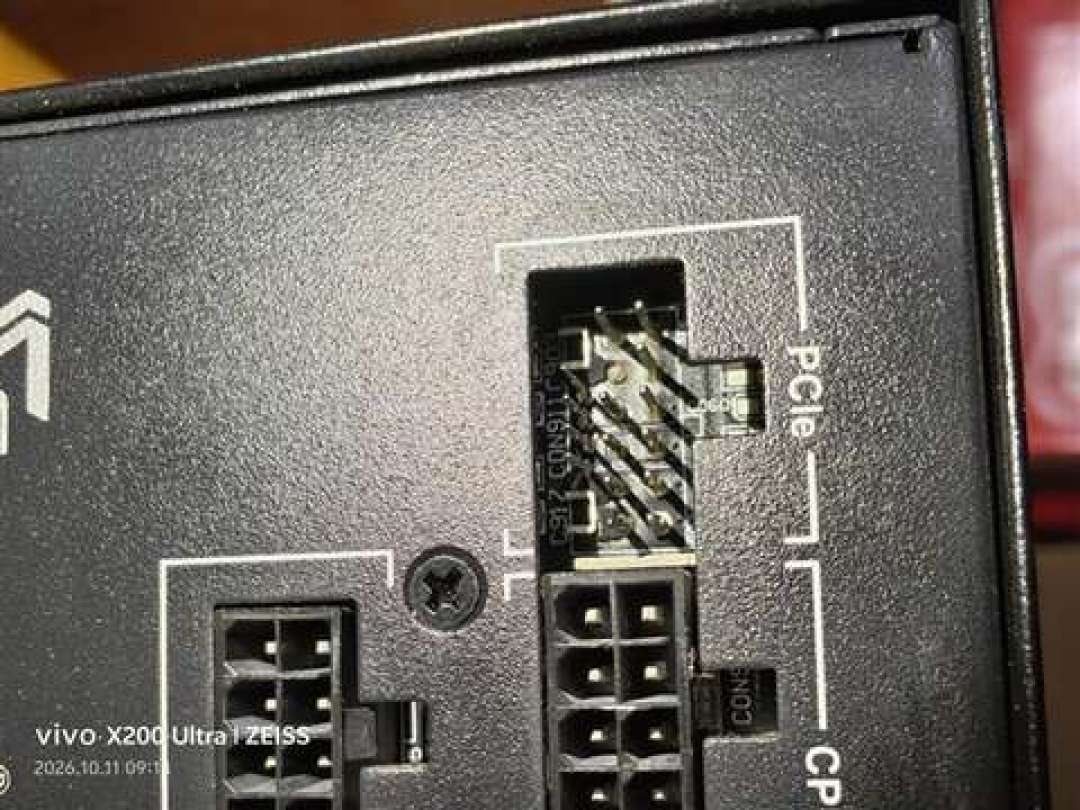5090十月第二波烧接口:维修店两天收7张,焊4×8Pin魔改前,先看这三个实测数
