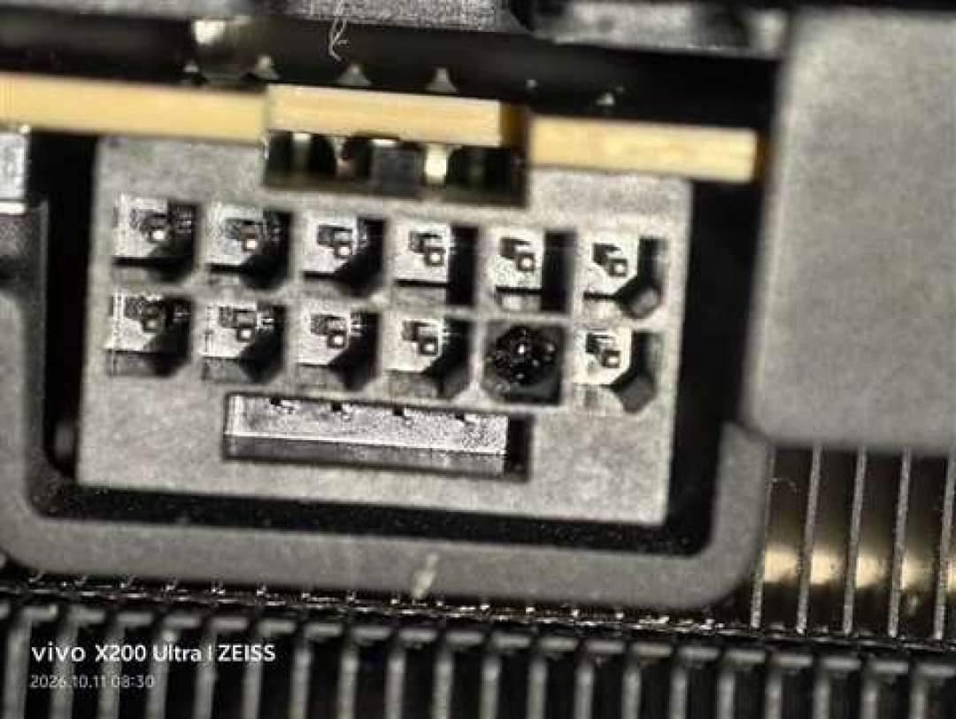 5090十月第二波烧接口:维修店两天收7张,焊4×8Pin魔改前,先看这三个实测数