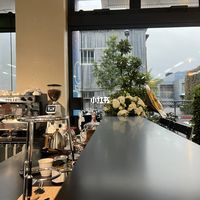 一层摆进了咖啡厅：三联美术馆店改完了，先去还是先叹，看这篇就够了