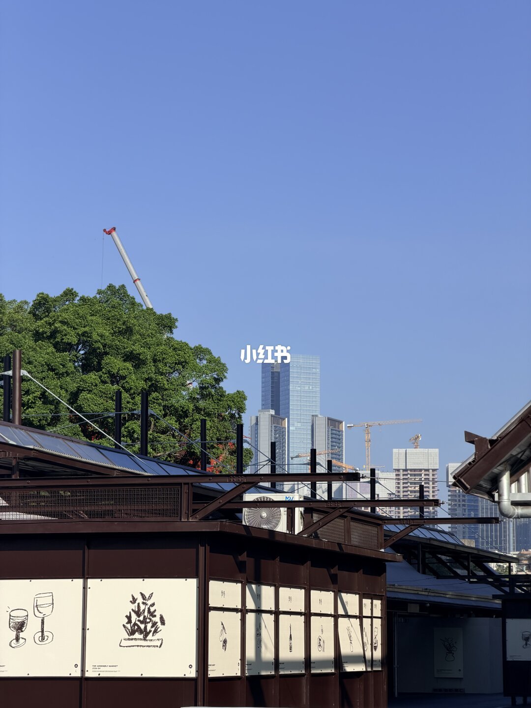 傍晚城市跑道