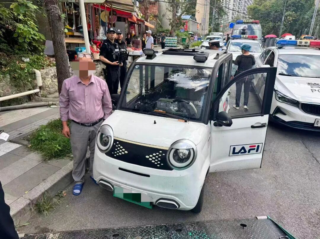 老头乐被扣了，店里只肯退3000：一万五的购车款，该找谁、怎么要回来