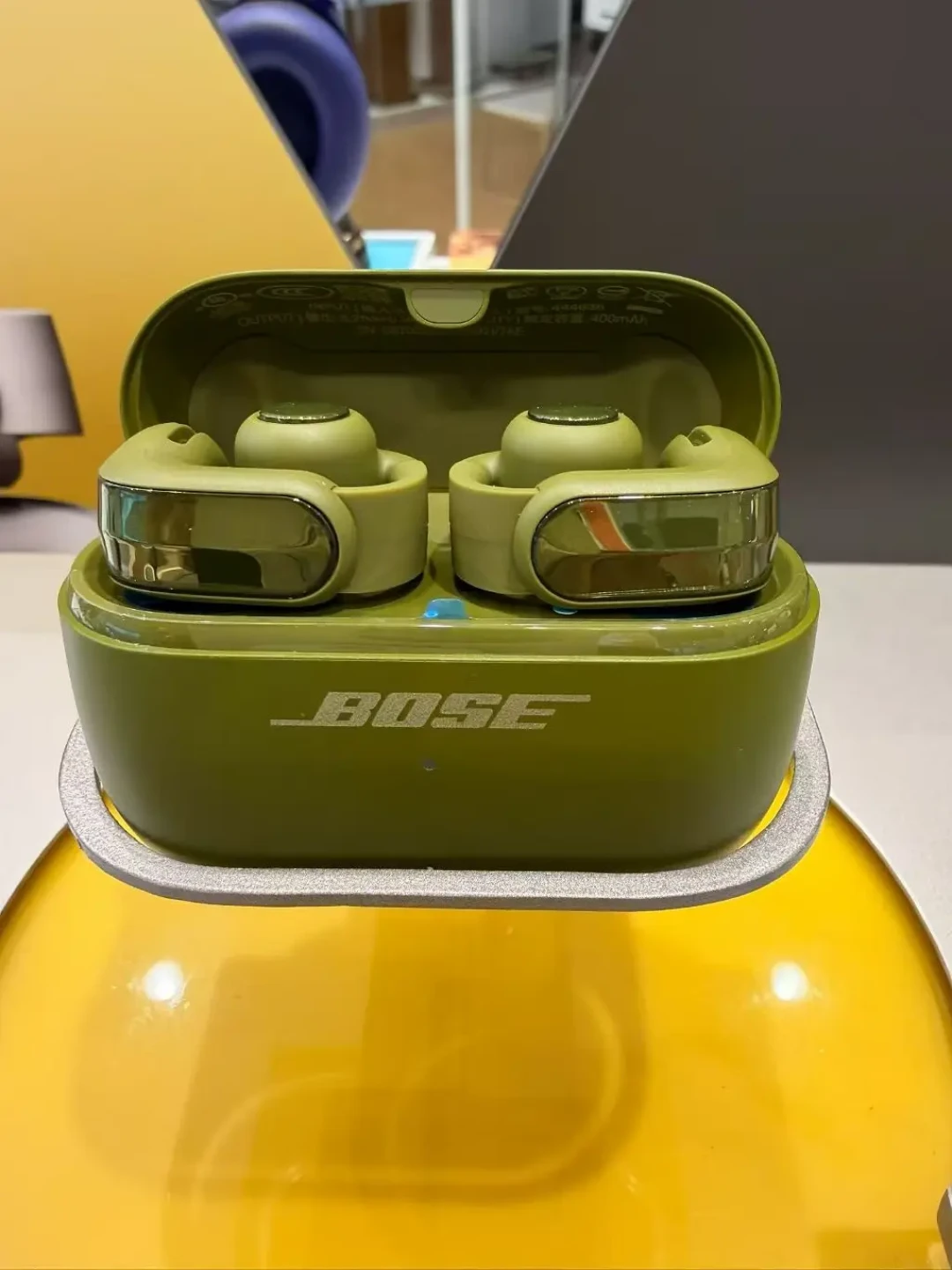 双11前“平替Bose”测评刷屏:18条搜索结果10条是横评,169元的耳夹和2299元的Bose,差的真不是价格