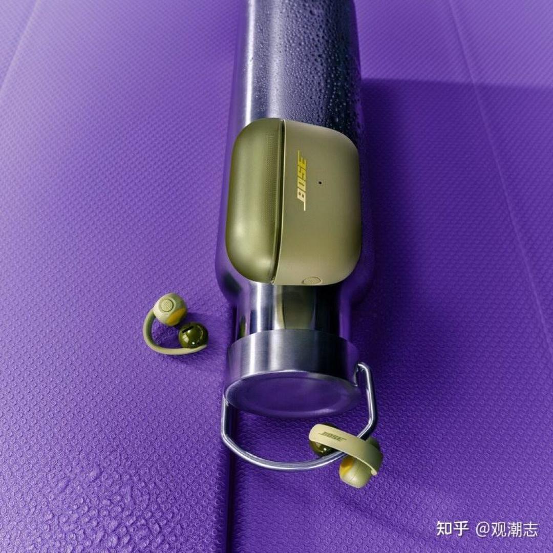 Bose开放式运动耳机与Ultra开放式耳机II官方宣传图