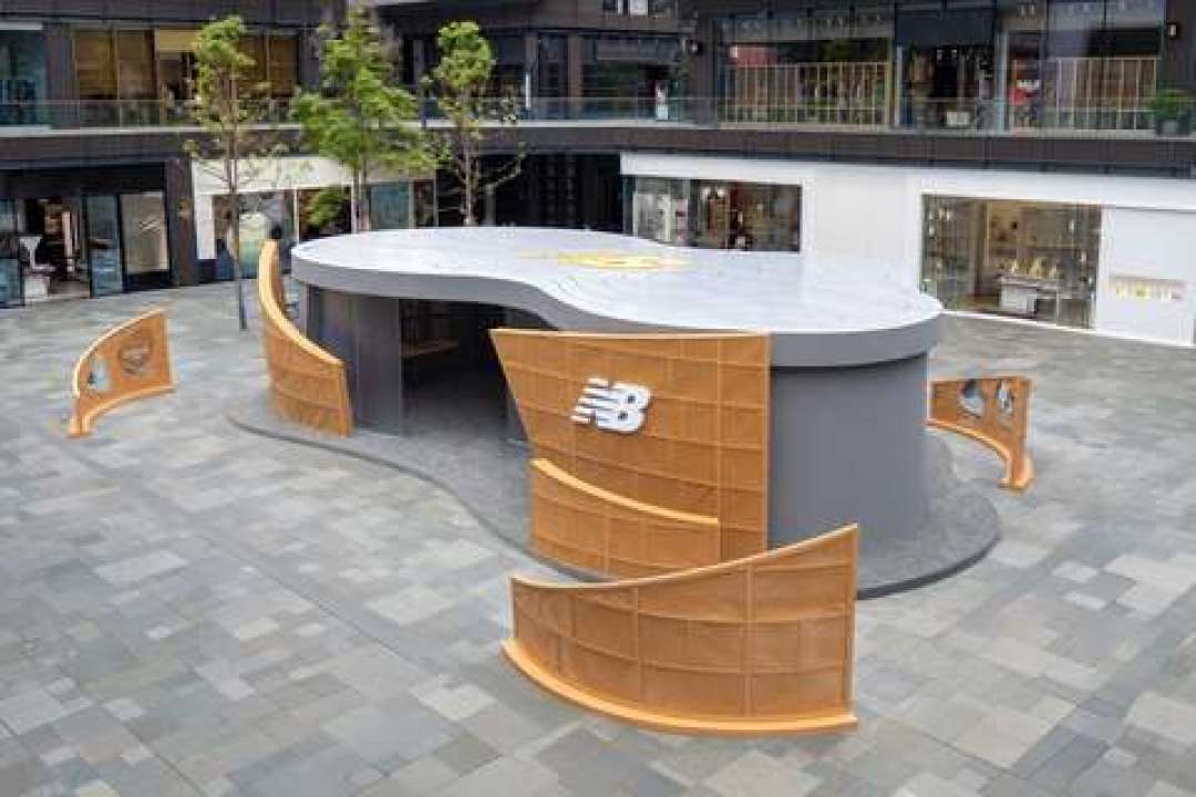 NB「百年匠心·质感之旅」成都特展现场：竹编构筑的质感空间（图源：品牌官方物料，经知乎快讯转载）