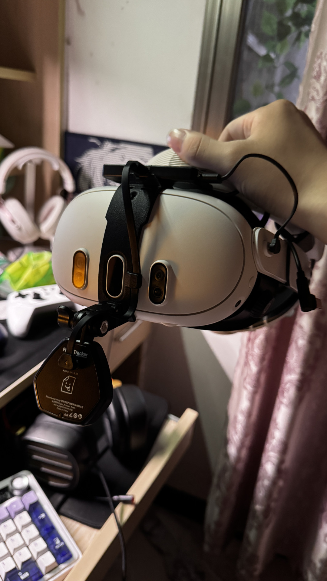 等 Quest 4 还是现在买？Meta 的“眼镜形 VR”定了 2027 春，但现款 Quest 没等来降价，先等来了涨价