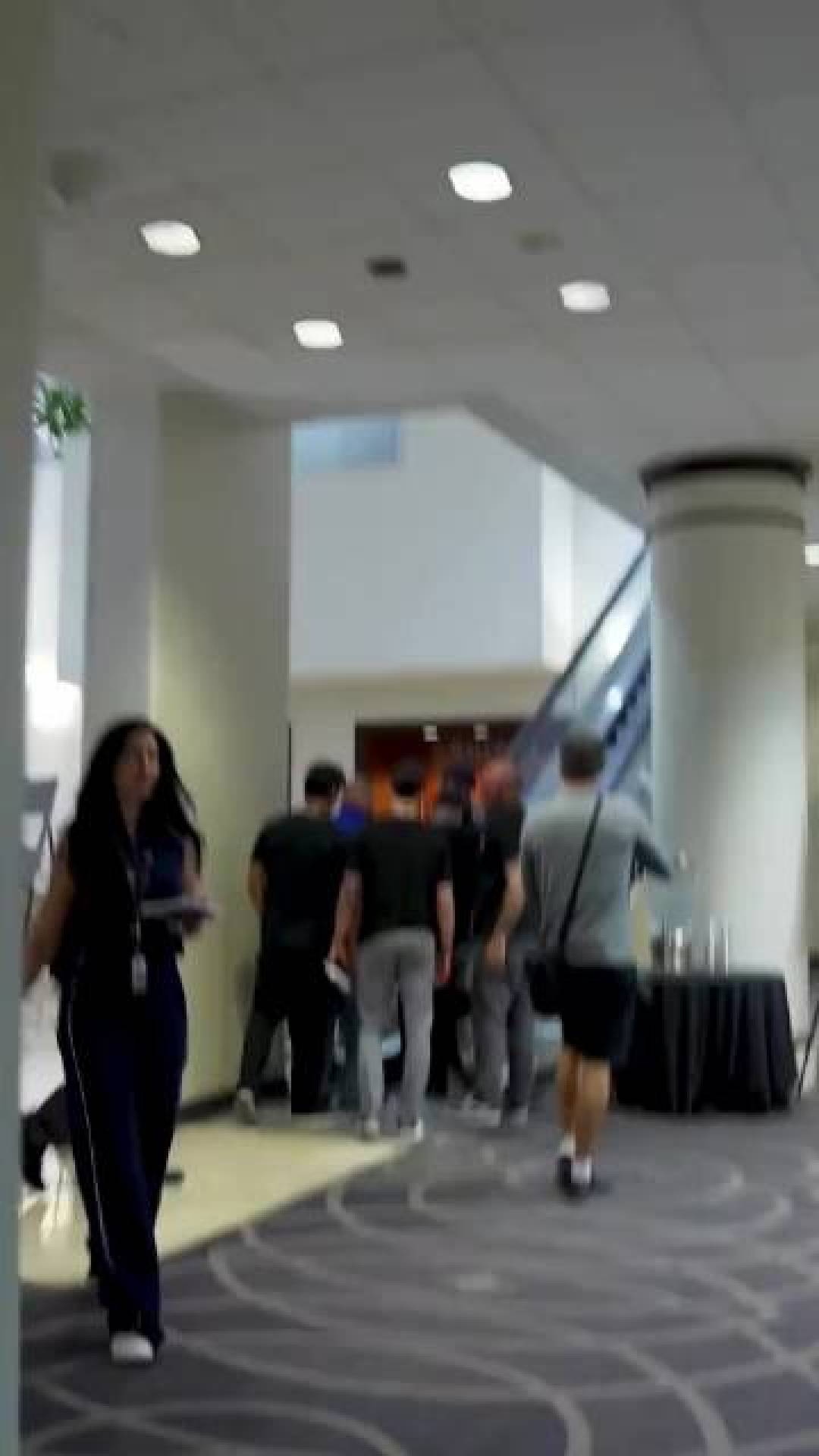 霍基特挑衅佩雷拉