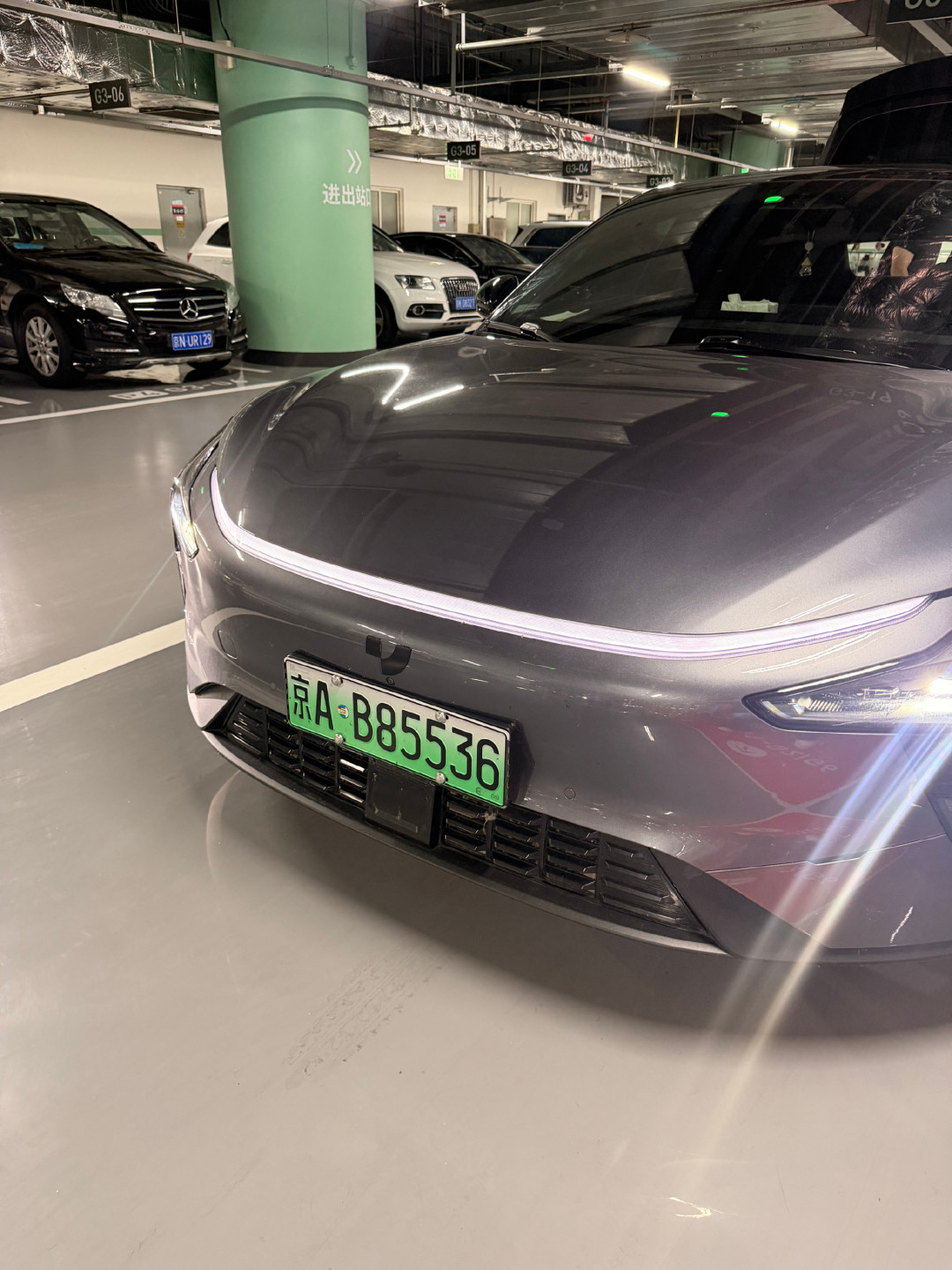 人民日报点名85万辆“孤儿车”:极越是有兜底的那一个,可车主等来的那句实话是“修一次少一次”