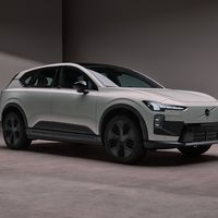 沃尔沃EX60曝产能不足：5万订单半年仅造5000台，美国交付推迟到2027年