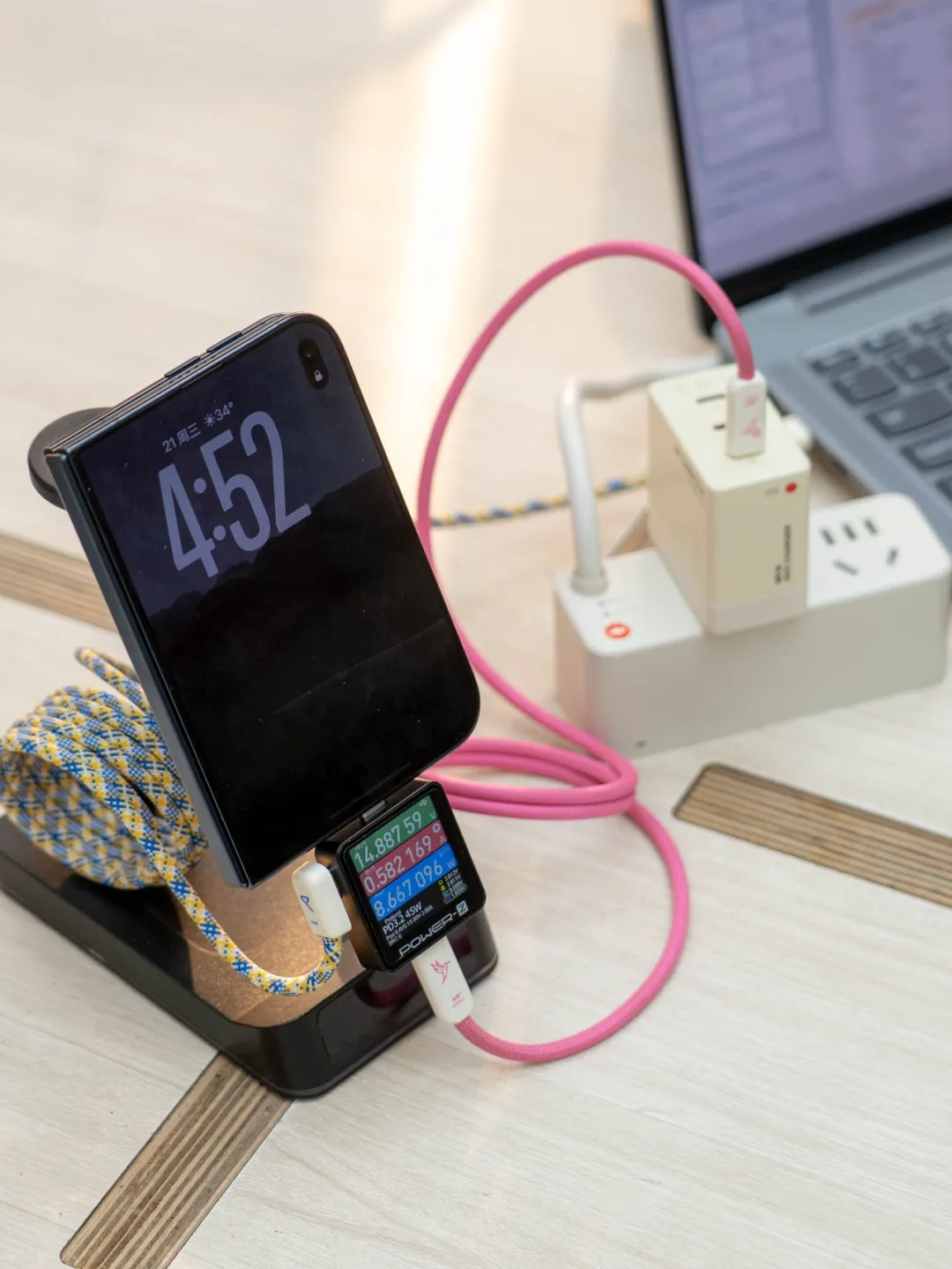 iPhone 18 满速快充非得配 AVS 头？我把三家实测对了一遍，劝你先翻抽屉