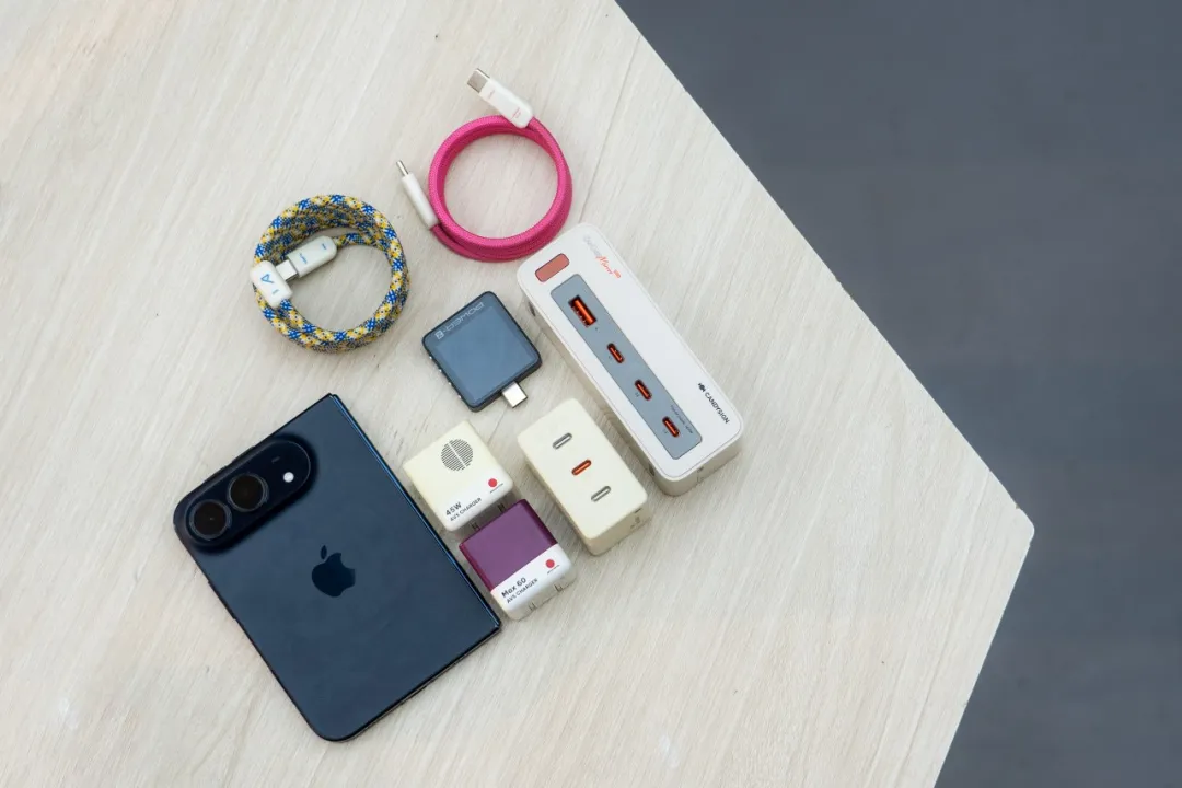 iPhone 18 满速快充非得配 AVS 头？我把三家实测对了一遍，劝你先翻抽屉