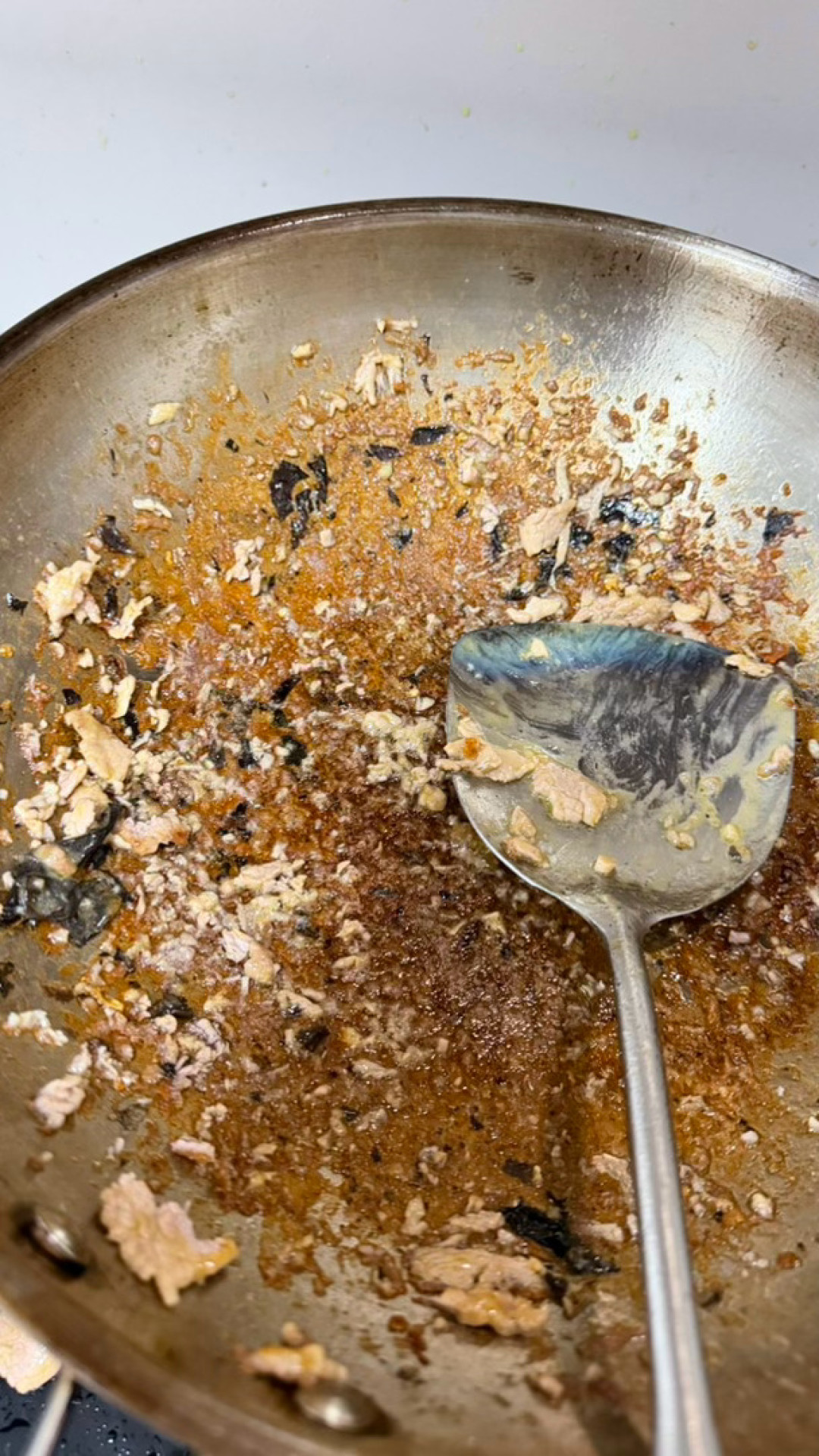 烧糊的锅,白醋+小苏打一半人说有用一半说没用:锅底垢其实分三种